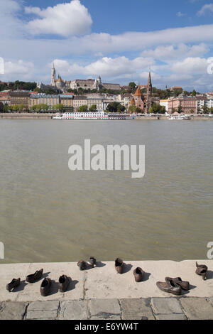 Hongrie, Budapest, chaussures sur la promenade du Danube, créé par sculpteur Gyula Pauer Banque D'Images