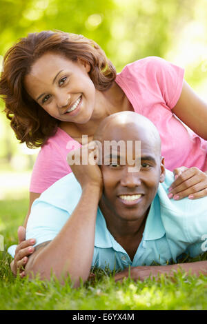 Jeune couple portrait romantique Banque D'Images