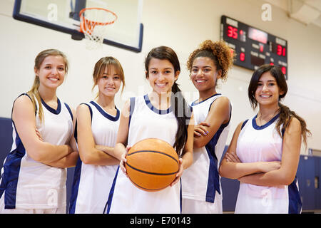 Les membres de l'équipe de basket-ball féminin High School Banque D'Images