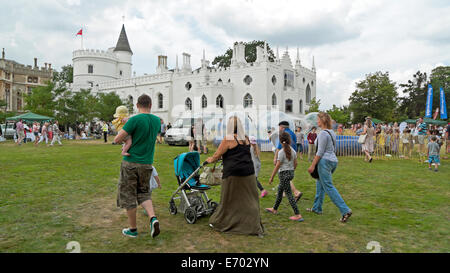 Garden Party de Strawberry Hill House, Twickenham, London UK KATHY DEWITT Banque D'Images