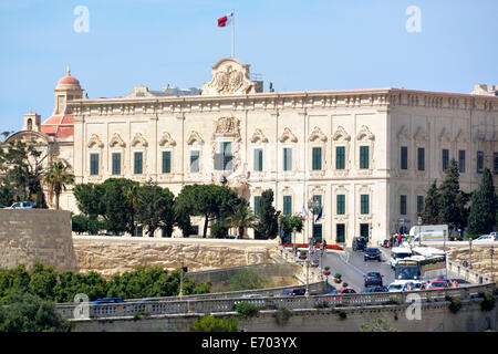 L'Auberge de Castille Castille Square Valletta en bâtiment abrite le bureau du Premier Ministre de Malte Banque D'Images
