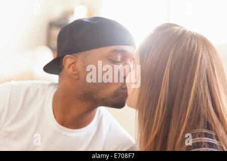 Couple kissing Banque D'Images