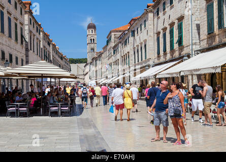 Touristes en visite à Dubrovnik, Croatie Banque D'Images