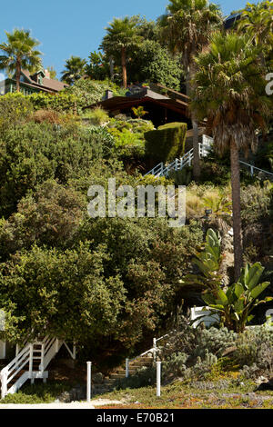 Propriété isolée sur le Clifftop à Thousand Steps Beach, Laguna Beach Californie Banque D'Images