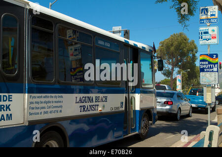Laguna Beach bus gratuit de navette d'été Banque D'Images