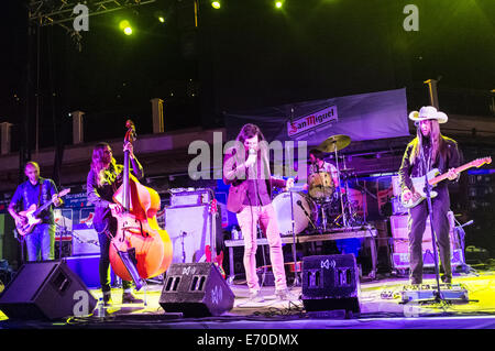 Rock Band Corizonas en live sur scène à la 'Sierra Nevada por todo lo Alto' pop-rock festival Banque D'Images