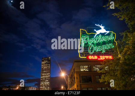 En néon pour Vieille Ville, Portland, Oregon, États-Unis Banque D'Images