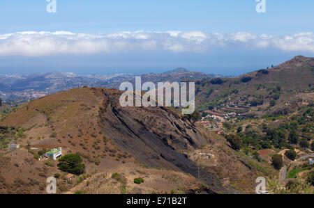 Gran Canaria, inland, vue en direction de San Mateo, las palmas dans le lointain Banque D'Images