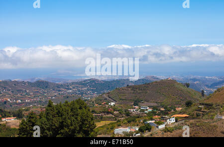 Gran Canaria, inland, vue en direction de San Mateo, Las Palmas dans le lointain Banque D'Images