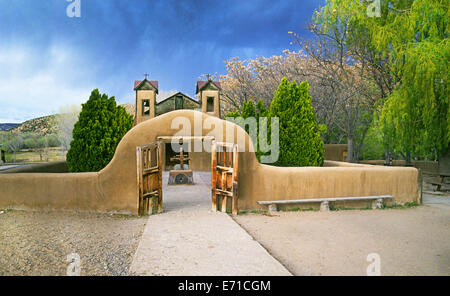 Le Santuario de Chimayó culte, chapelle, et l'église, dans la ville de Chimayó, Nouveau Mexique, le long de la grande route de Taos. Banque D'Images