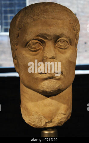 Constantin le Grand (c.272-337). Empereur Romain. Fragment d'une statue masculine retravaillée. Au début du ive siècle apr. Banque D'Images