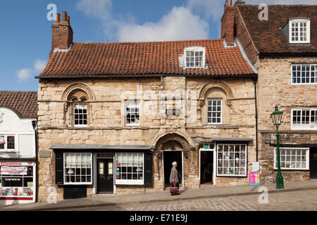 Les Juifs House, un bâtiment du 12ème siècle médiéval ; sur la colline escarpée, Lincoln Lincolnshire UK Banque D'Images