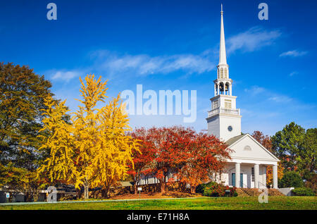 L'église traditionnelle du sud à l'automne. Banque D'Images