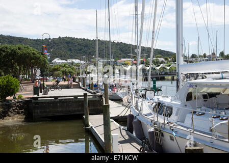 Whangarei sur la rivière Hatea Île du Nord Nouvelle-zélande un salon nautique populaire Banque D'Images