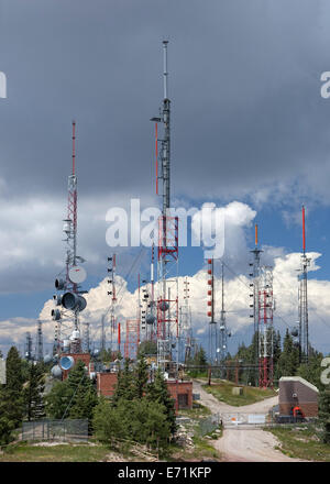 Les tours et les antennes de communication sur les Sandia Crest, Albuquerque, NM Banque D'Images