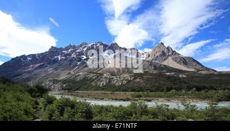 Cerro 30 aniversario - sommet d'une montagne dans le Parc National Los Glaciares, près d'El Chalten, Argentine. Banque D'Images