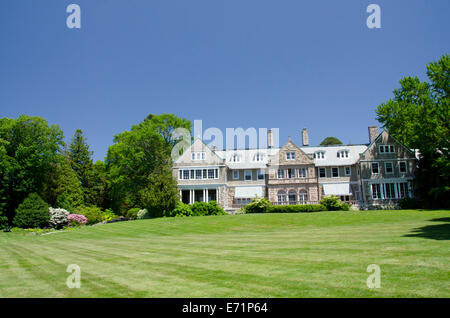 USA, New England, Bristol, Rhode Island. De Blithewold Mansion historique, jardins et Arboretum, ch. 1908. Banque D'Images