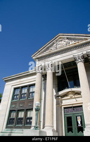 USA, New England, Bristol, Rhode Island. Colt historique Memorial School. Banque D'Images