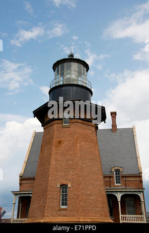 USA, Rhode Island, Block Island, Mohegan Bluffs, Sud-Est, Phare. Monument Historique, ch. 1887. Banque D'Images