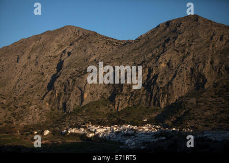 Villaluenga del Rosario, Sierra de Grazalema Natural Park, la province de Cádiz, Andalousie, Espagne, le 31 mars 2014. Banque D'Images