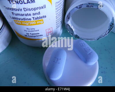 Manille, Philippines. 4 Septembre, 2014. Pénurie de médicaments antirétroviraux dans les Philippines se profile l'avant aussi du Bureau des douanes a tenu la libération de 1 000 boîtes de médicaments anti-VIH. En août dernier, le ministère de la Santé a enregistré 585 nouveaux cas de VIH, la plus élevée enregistrée nombre de personnes touchées depuis 1984. Sherbien Dacalanio : Crédit / Alamy Live News Banque D'Images