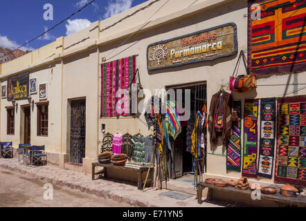 Sur la place principale du marché, purmamarca, province de Jujuy, Argentine Banque D'Images