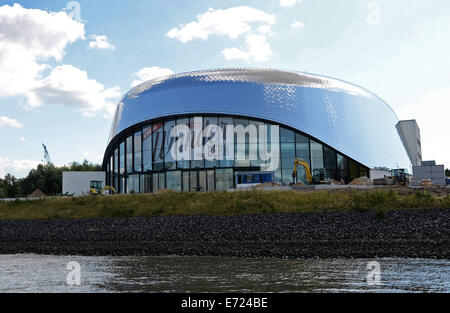 Théâtre sur la rivière Elbe, 27 août 2014 à Hambourg Banque D'Images