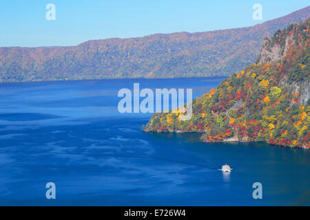 Les feuilles d'automne le lac towada Banque D'Images