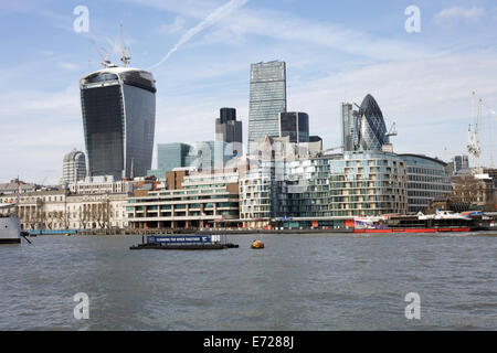 La ville de Londres vu du côté sud de la Tamise. Banque D'Images