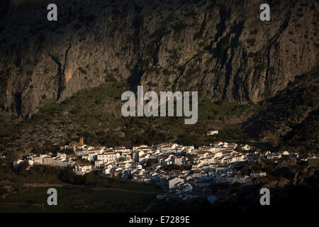 Villaluenga del Rosario, Sierra de Grazalema Natural Park, la province de Cádiz, Andalousie, Espagne, le 31 mars 2014. Banque D'Images