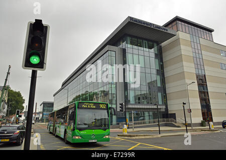 Bristol, Royaume-Uni. Le 4 septembre, 2014. Hargreaves Lansdown fondateurs aide à la construction Â£68 millions de poche en vente des actions de la Royal Mail. Crédit : Robert Timoney/Alamy Live News Banque D'Images