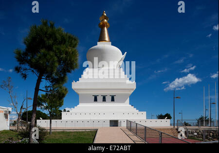 Stupa, temple bouddhiste, Benalmadena, Costa del Sol, Andalousie, Espagne Banque D'Images