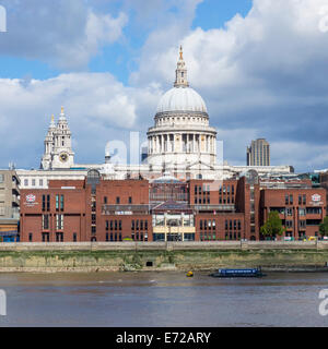 Cathédrale St Paul Ville de London School Tamise Banque D'Images