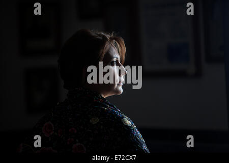 Olga Nuria, directeur de la danse flamenco group Savia Nueva effectue une danse style Petenera de Paterna de Rivera Banque D'Images