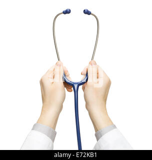 Les mains du médecin holding stethoscope - studio shot isolated on white Banque D'Images