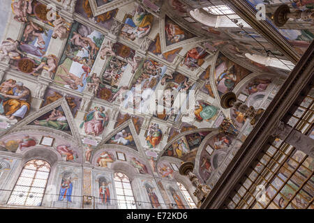 Le plafond de la Chapelle Sixtine Banque D'Images