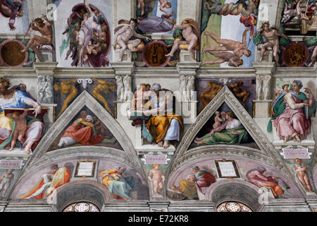 Le plafond de la Chapelle Sixtine, peinte par Michel-Ange Banque D'Images