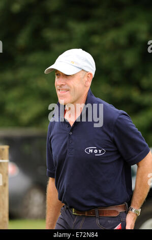 Burghley House, Stamford, Lincolnshire, Royaume-Uni . 06Th Nov, 2014. Andrew Hoy au cours de la phase de dressage du 2014 Land Rover Burghley Horse Trials a tenu à Burghley House, Stamford, Lincolnshire : Jonathan Clarke/Alamy Live News Banque D'Images