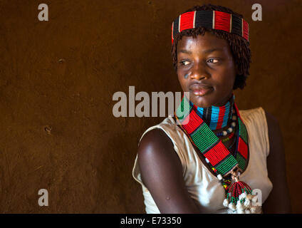 Tribu Hamer femme en tenue traditionnelle, Turmi, vallée de l'Omo, Ethiopie Banque D'Images