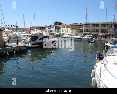 Port Grimaud Village et port, situé dans le sud de la France près de St Tropez Banque D'Images