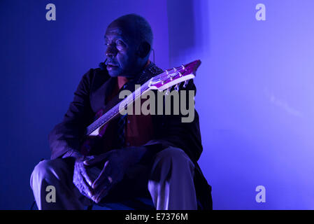 Londres, Royaume-Uni. Jeudi 4 septembre 2014. Blues légendaire homme Leo Bud Welch, un 82 ans de Mississippi Blues et gospel musicien jouant sa musique vivre à Londres pour la première fois, suite à la sortie de son premier album en 2014. Crédit : Michael Kemp/Alamy Live News Banque D'Images