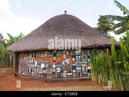 Maison traditionnelle avec des peintures murales, l'Éthiopie, Dila Banque D'Images