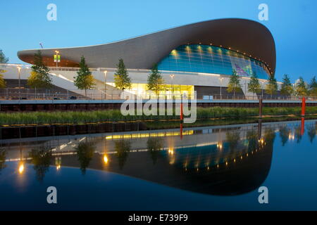 Dans le centre aquatique du parc olympique de Londres en 2012, Stratford, London, Angleterre, Royaume-Uni, Europe Banque D'Images