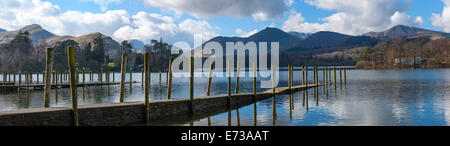 Lac Derwentwater, Causey Pike et Grisdale Pike, Lakeland, du Parc National du Lake District, Keswick, Cumbria, Angleterre Banque D'Images