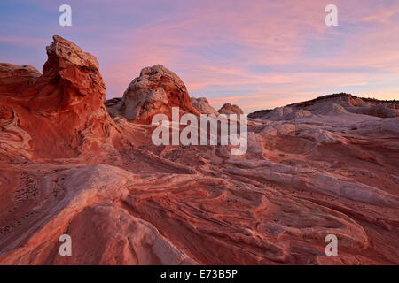 Les crêtes de grès rose et blanc, blanc, poche falaises Vermilion National Monument, Arizona, États-Unis d'Amérique Banque D'Images