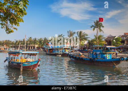 Bateaux sur la rivière Thu Bon, Hoi An, UNESCO World Heritage Site, Quang Nam, Vietnam, Indochine, Asie du Sud-Est, l'Asie Banque D'Images