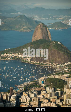 Vue du Cristo Redentor sur Rio de Janeiro, Corcovado, Rio de Janeiro, Brésil, Amérique du Sud Banque D'Images