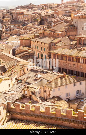 La vue sur les toits de Sienne de Torre del Mangia, UNESCO World Heritage Site, Sienne, Toscane, Italie, Europe Banque D'Images