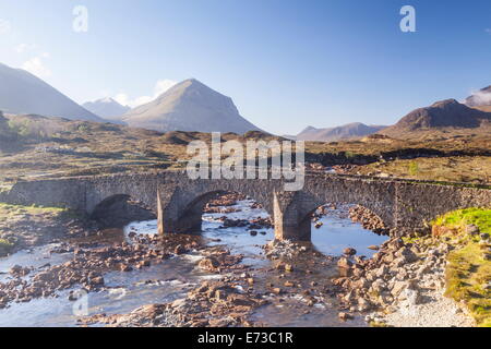 Les Cuillin Hills de Sligachan sur l'île de Skye, Hébrides intérieures, Ecosse, Royaume-Uni, Europe Banque D'Images