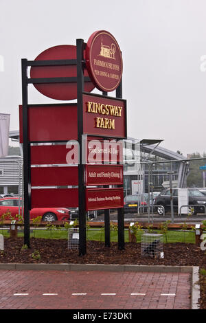 Le Kingsway FARM INN est un pub / restaurant administré par Greene King le long de Kings Cross Road à Dundee, Royaume-Uni Banque D'Images